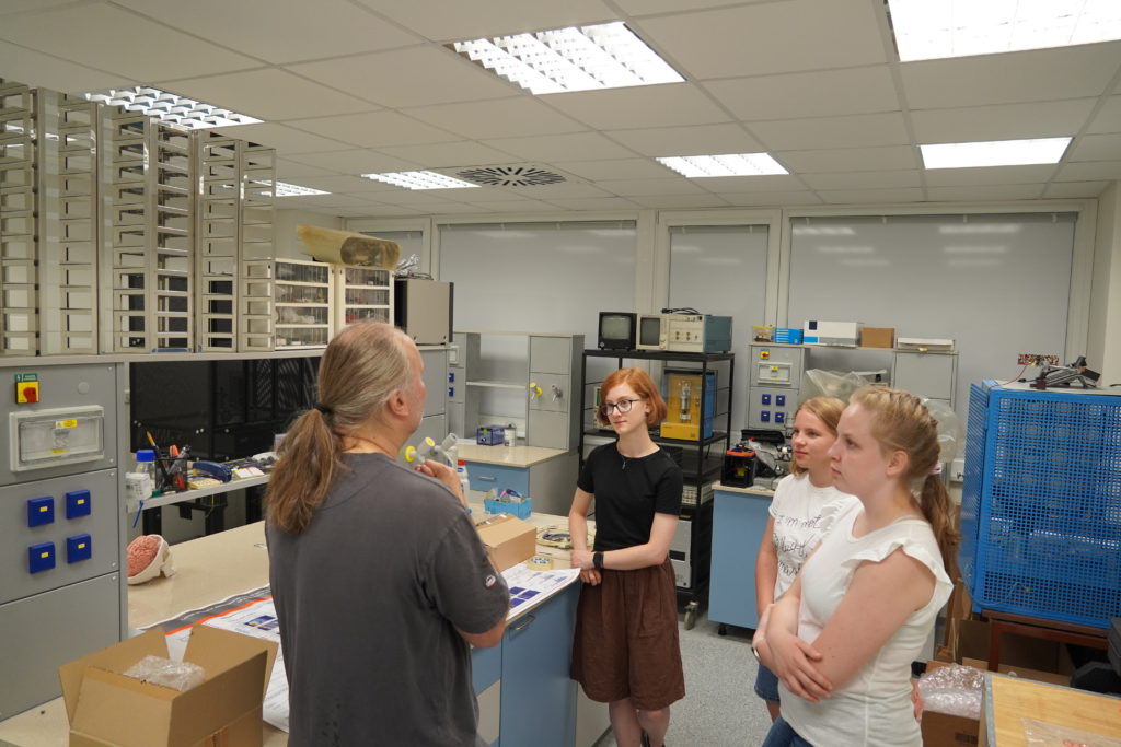 Letná škola mladých vedcov 2025 v Laboratóriu pre komplexný výskum mozgu a sluchu BMC SAV.
