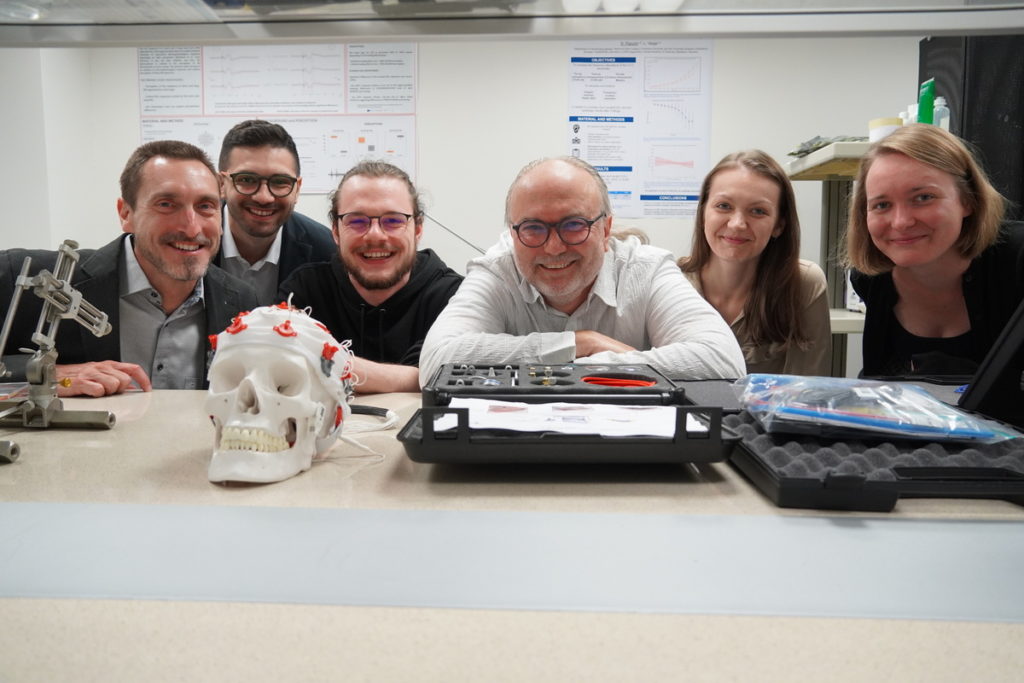 Tím nového spoločného laboratória BMC SAV, LF UK a UNB.
