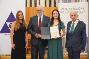 Slávnostný ceremoniál udelenia ocenenia.